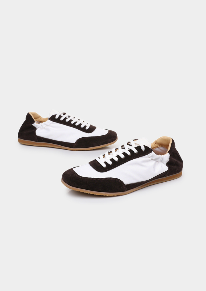 Sneaker Retro in Camoscio